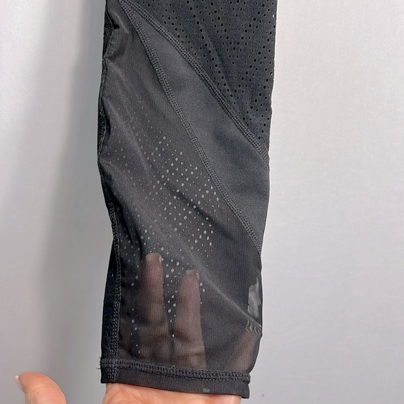 Athleta Black Leggings with Mesh Panels and Hidden Back Pocket Size S - Picture 7 of 12